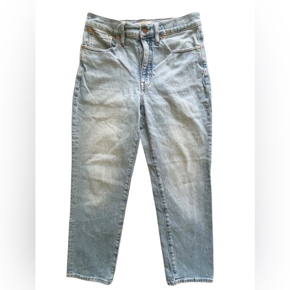 Madewell Petite Relaxed Jeans in Springtide Wash - Picture 2 of 10